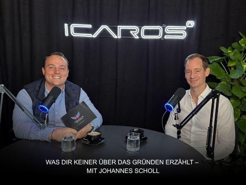 Johannes Scholl und Julian Reich im Podcast Studio